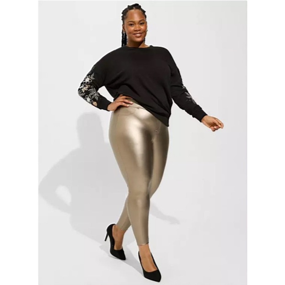Torrid Signature Shiny Pocket Leggings in Pewter Grey